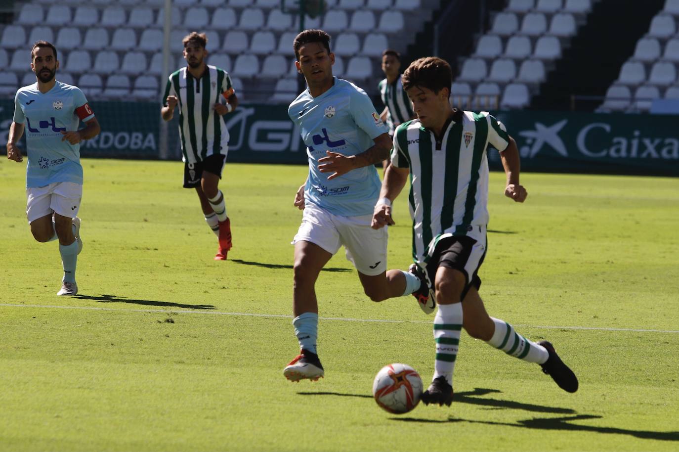 Las mejores imágenes del derbi Córdoba B - Ciudad de Lucena