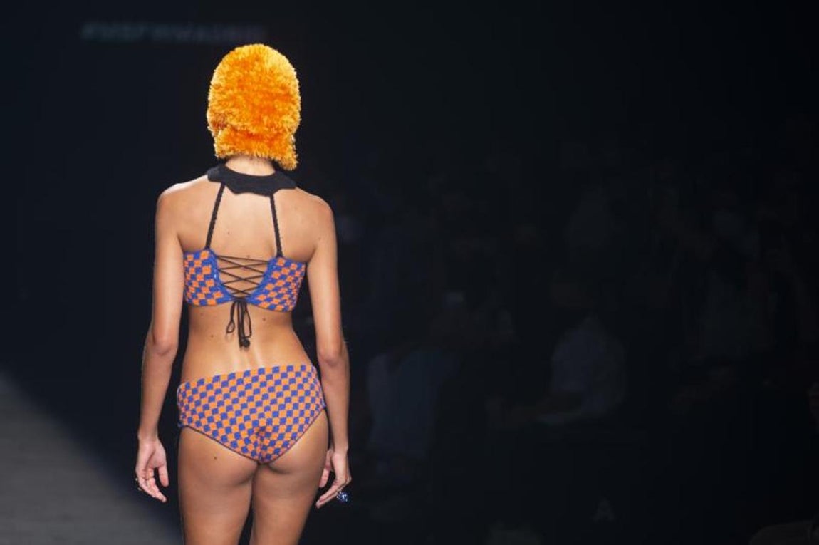 Estilismo del desfile de 404 Studio. 