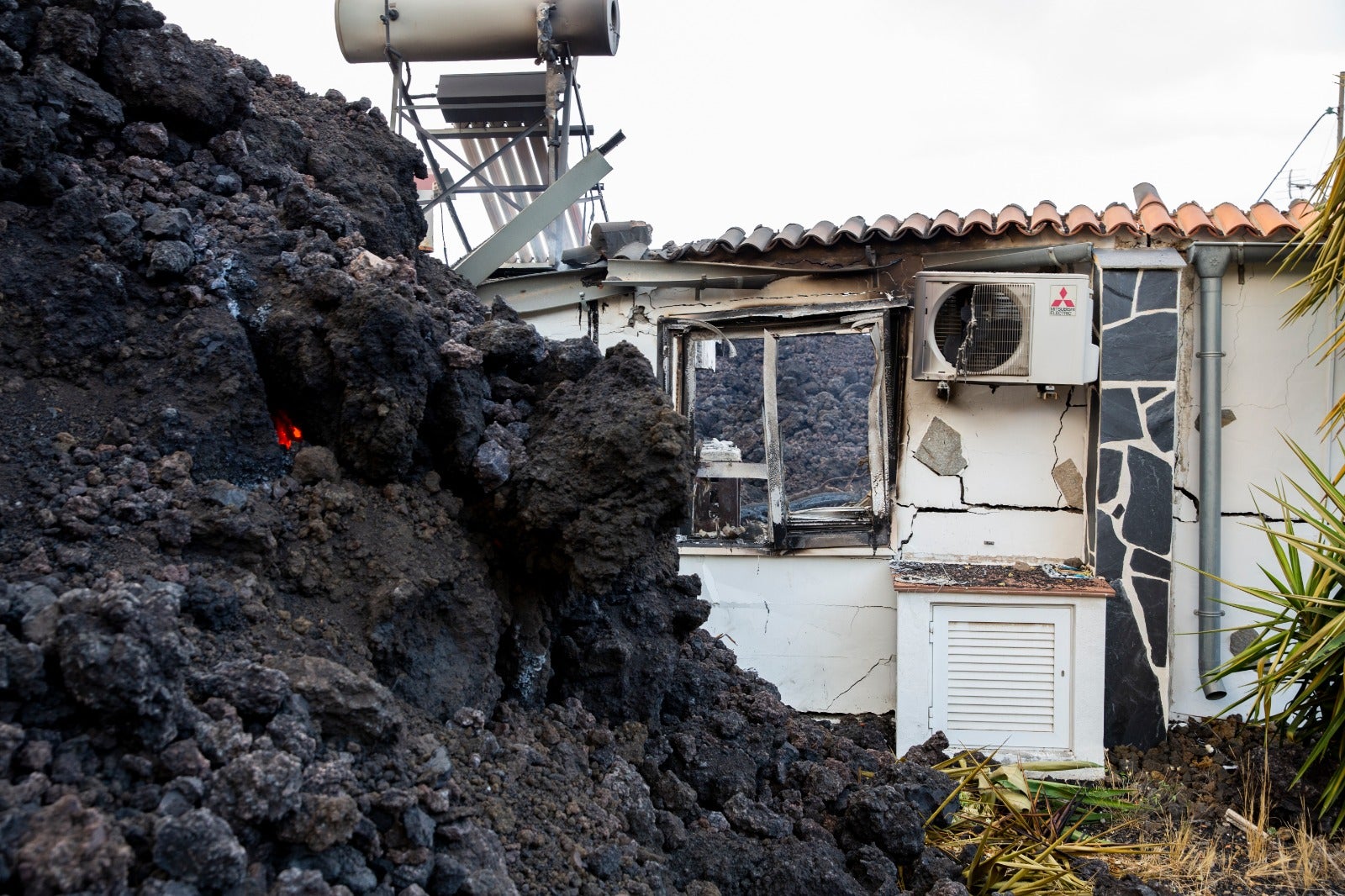 El día después de la erupción del volcán, en imágenes