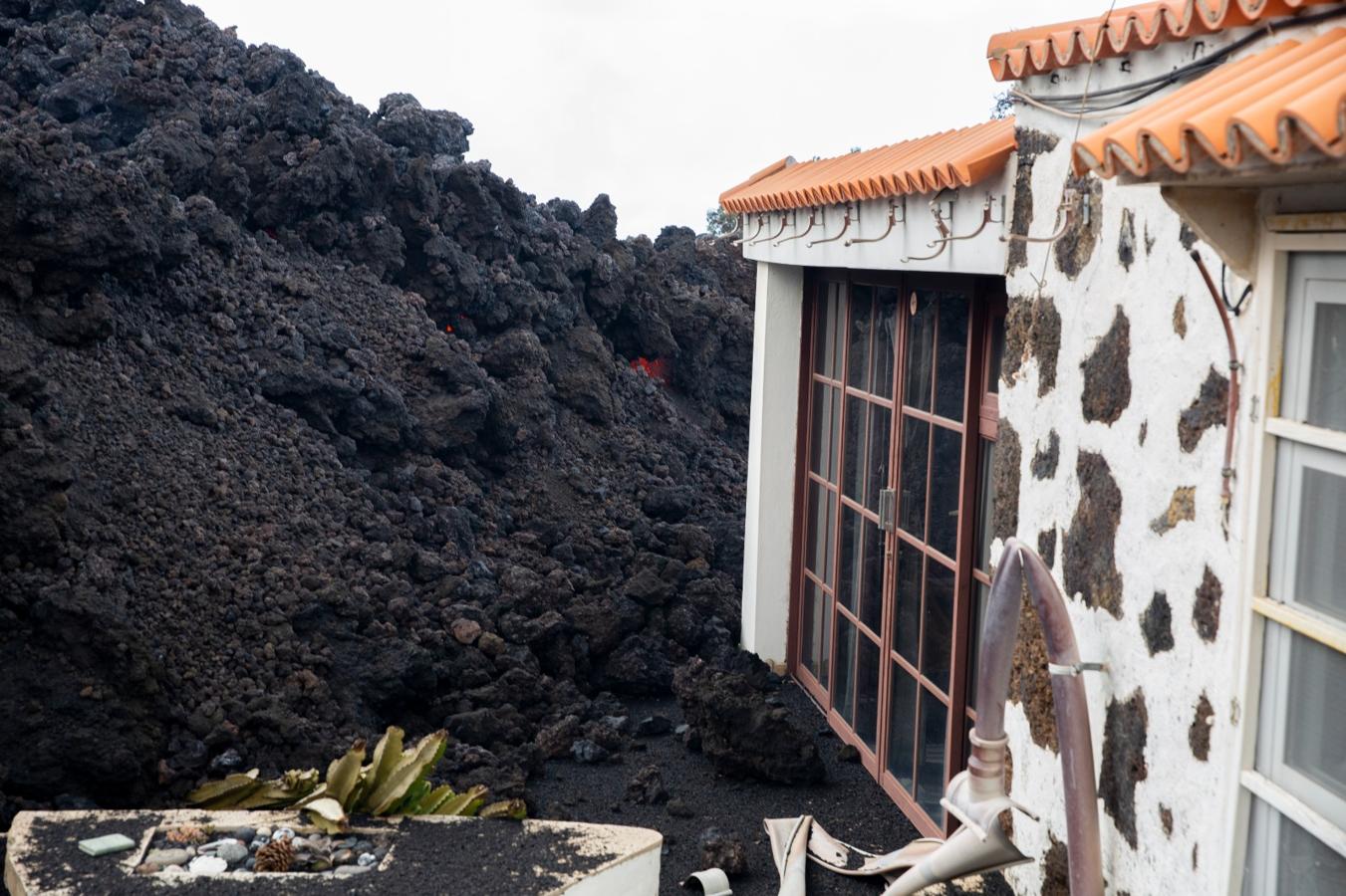 El día después de la erupción del volcán, en imágenes