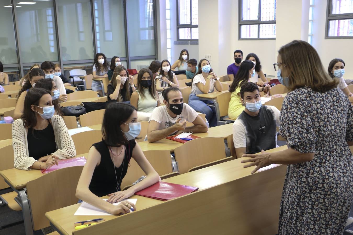 Los universitarios de Sevilla han vuelto a clase con normalidad para un nuevo curso