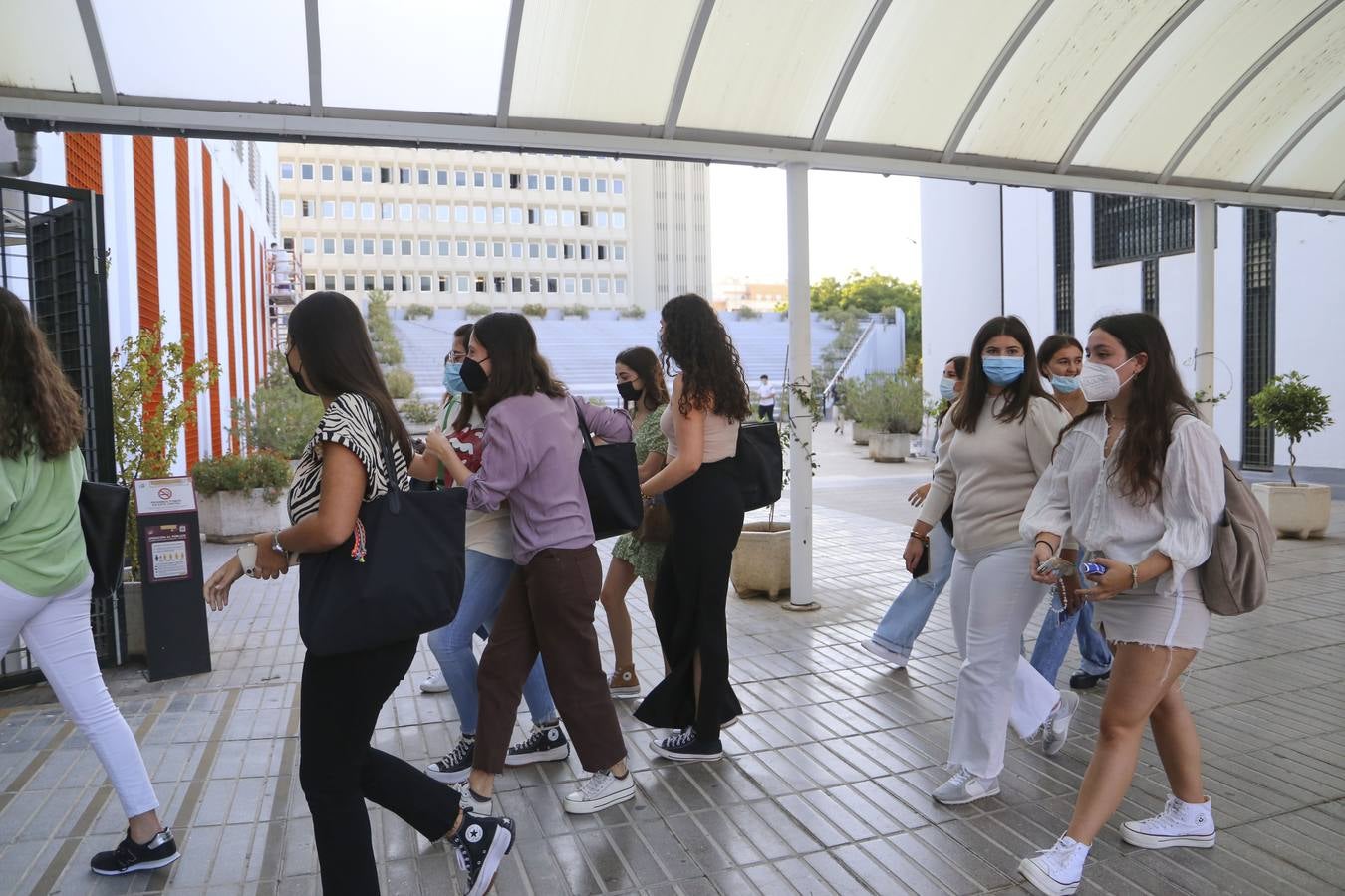 Los universitarios de Sevilla han vuelto a clase con normalidad para un nuevo curso