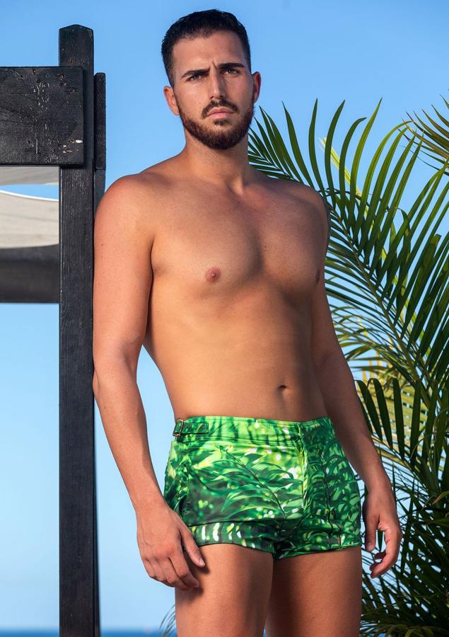 Francisco Pérez (Córdoba). Edad: 29 años.Altura: 1,95 m.Estudios en curso y/o cursados: Grado de Administración y Dirección de Empresas y Máster en Bolsa y Trading.Hobbies: El baloncesto, el fitness, viajar o el senderismo con mis amigos.