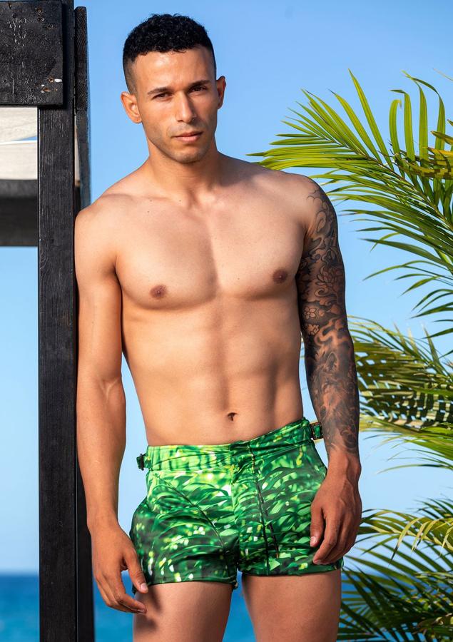 Ismael Nedder (La Rioja). Edad: 27 años.Altura: 1,87 m.Estudios: mantenimiento industrialHobbies: moda, deporte, cocina.