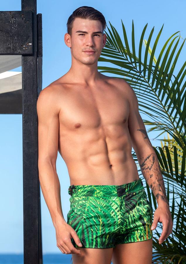 Jorge Lázaro (Guadalajara). Edad: 22 años.Altura: 1,84 m.Estudios en curso y/o cursados: Técnico superior en actividades físicas y deportivas TAFAD.Hobbies: Viajar, naturaleza y practicar todo tipo de deportes.