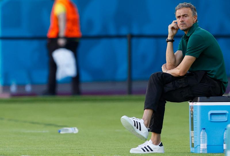 Luis Enrique. Muy difícil, casi imposible, que Luis Enrique decidiera desligarse de la selección para volver. Pero el caso es que su nombre suena en las oficinas del Barça. El asturiano está centrado en la Final Four de la Nations League y en llevar a España al próximo Mundial.