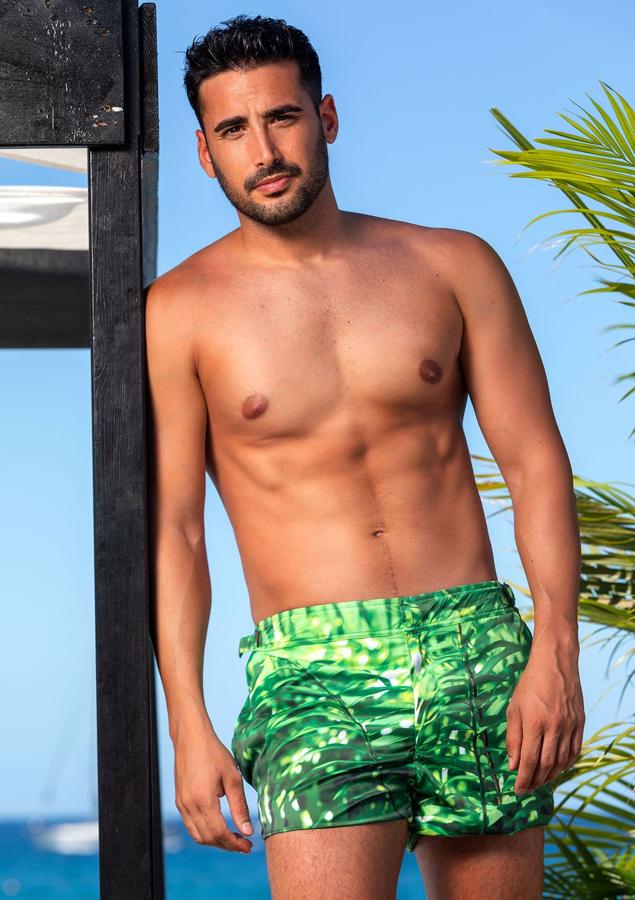 Rubén Lozano (Navarra). Edad: 30 años.Altura: 1,85 m.Estudios en curso y/o cursados: Mecánica y carrocería de vehículos.Hobbies: deportes de montaña y motor, viajar, bailar, cocinar.