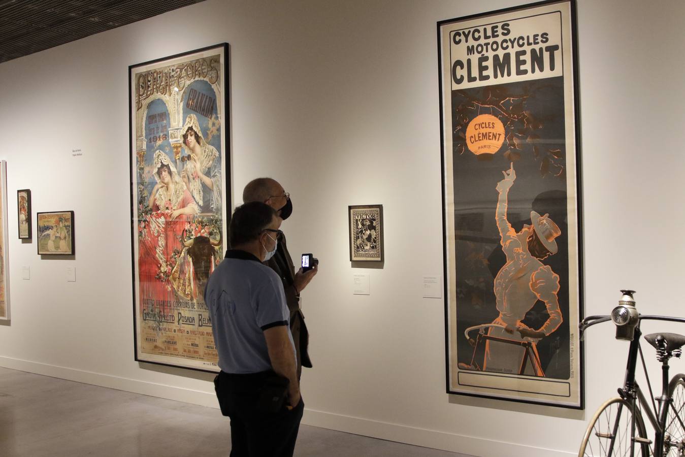 Inauguración de la muestra 'Carteles de la vida moderna' en CaixaForum