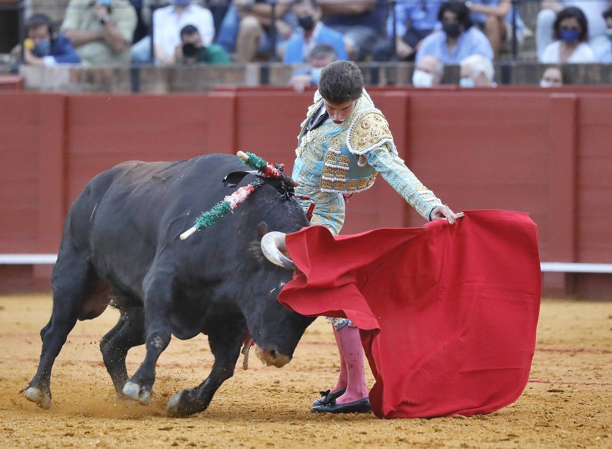 El sevillano Manolo Vázquez, en su debut en la Maestranza