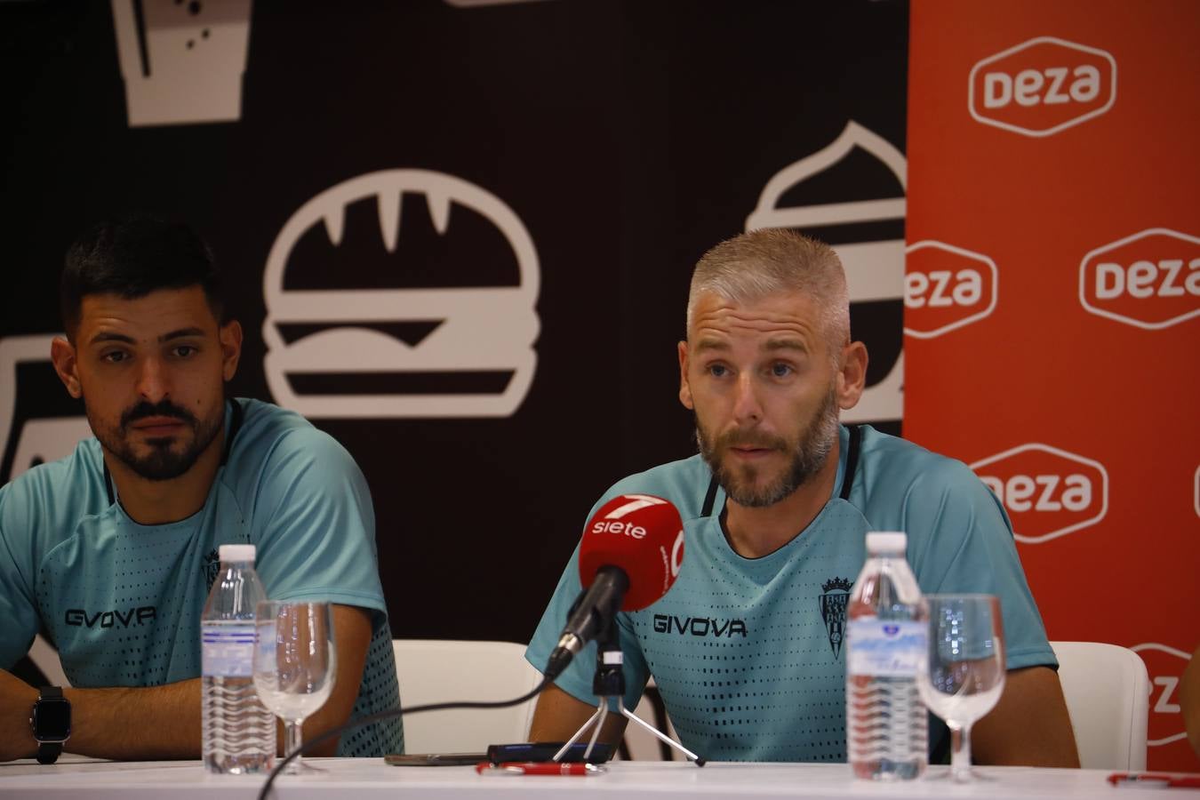 Las mejores imágenes de la presentación de Miguelín, fichaje estrella del Córdoba Patrimonio de fútbol sala