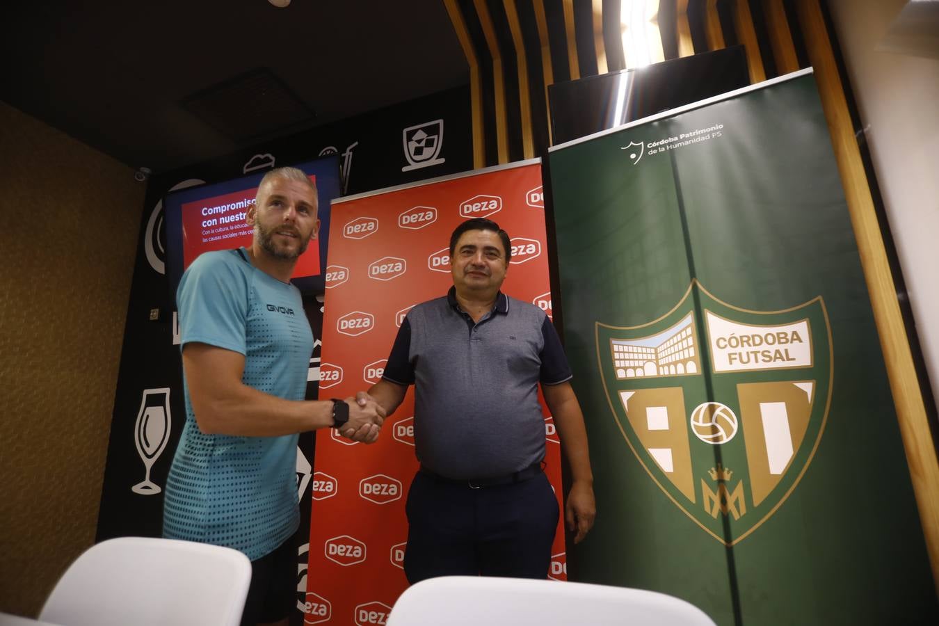 Las mejores imágenes de la presentación de Miguelín, fichaje estrella del Córdoba Patrimonio de fútbol sala