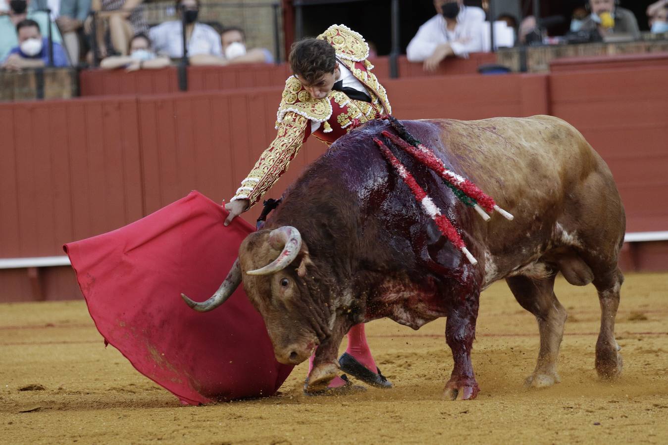 El sevillano Rafael Serna, de grana y oro