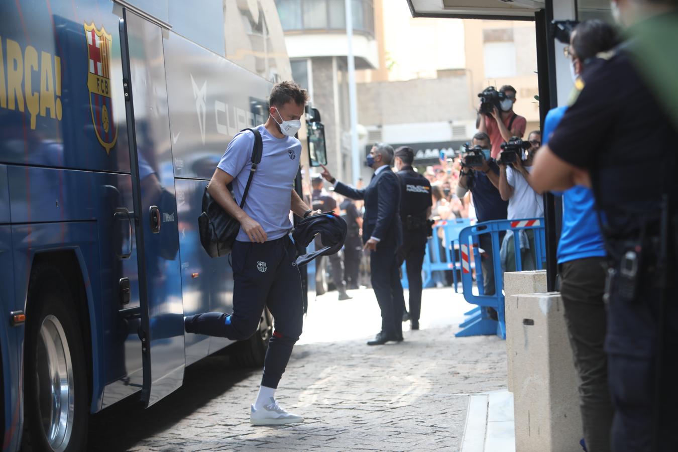 FOTOS: La llegada del Barcelona a Cádiz