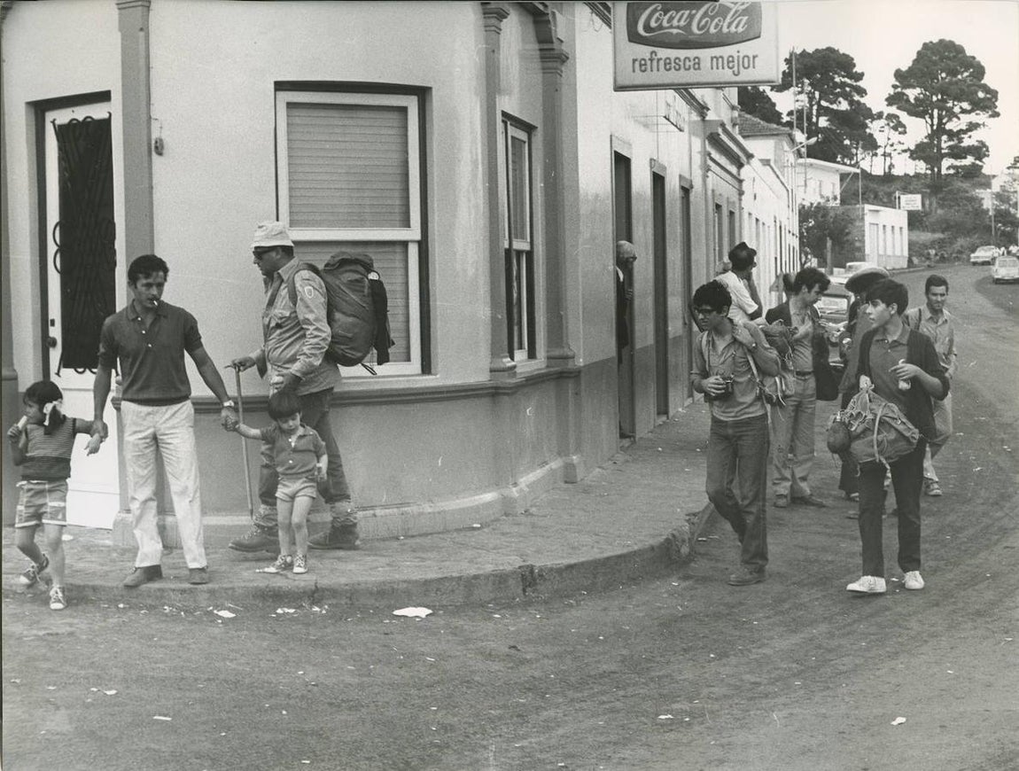 Ante este hecho, los expertos declararon que podía ser signo de posible erupción volcánica, aunque la intensidad de los movimientos era muy débil, hasta dos en la escala de Richter. 