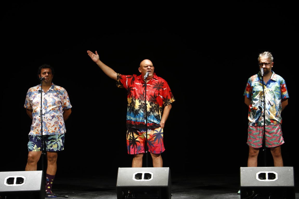 El primer lleno del Gran Teatro con el Comandante Lara, en imágenes