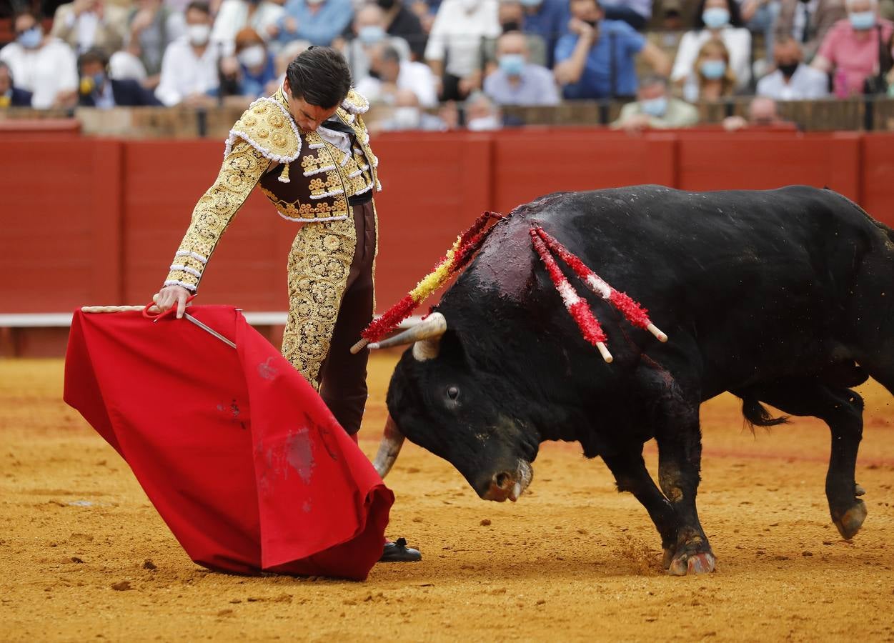 En imágenes, mano a mano de Morante de la Puebla y Juan Ortega en la Maestranza