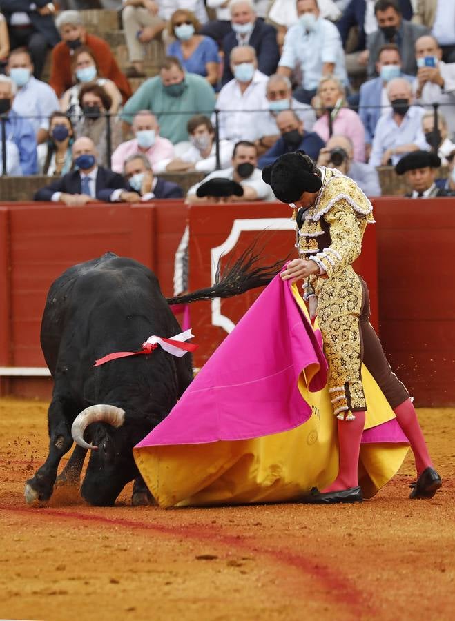 En imágenes, mano a mano de Morante de la Puebla y Juan Ortega en la Maestranza