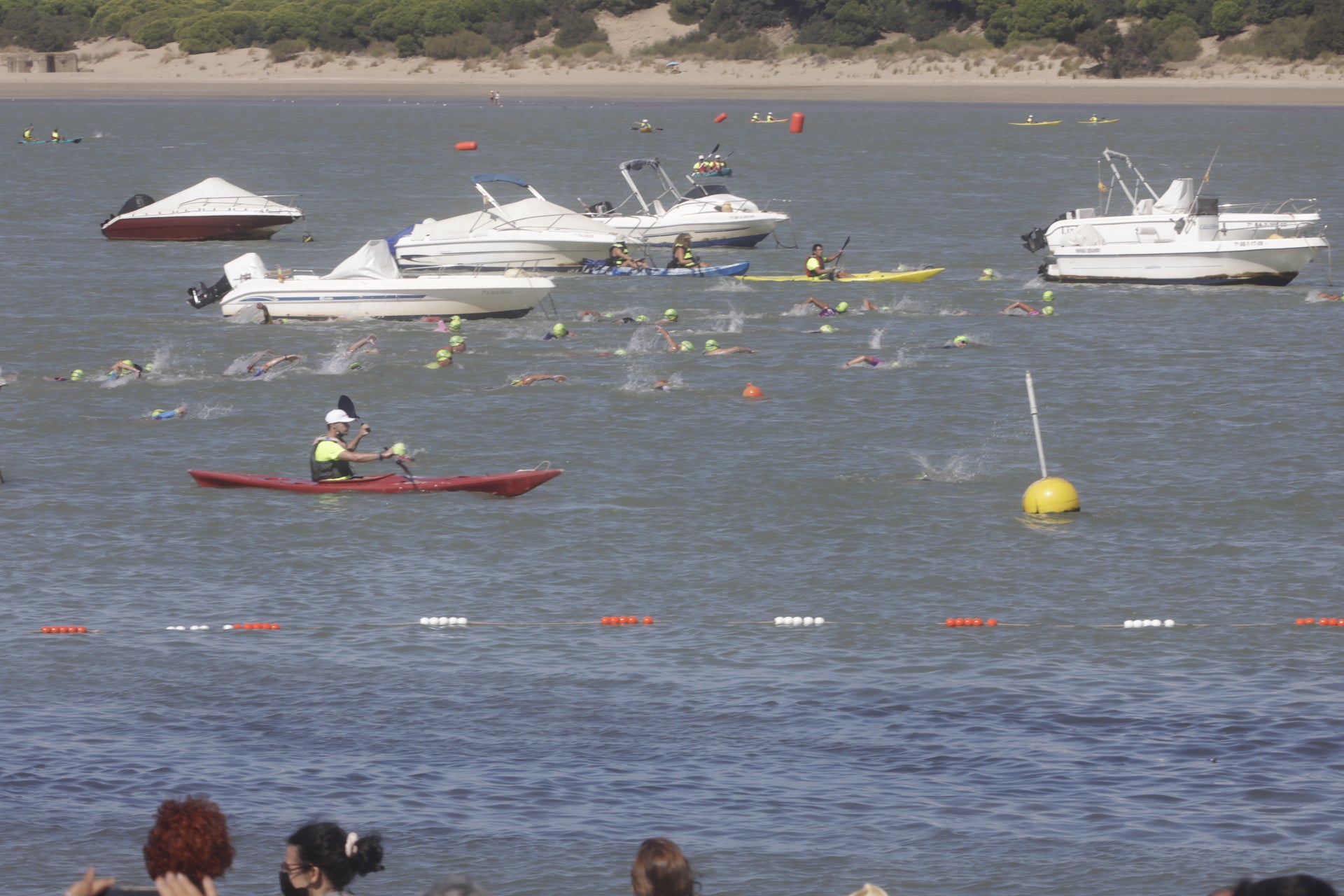 En imágenes: 225 atletas participan en la 12ª edición del Desafío Doñana