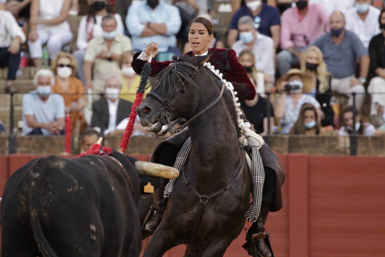 En imágenes, la corrida de rejones de la Feria de San Miguel de Sevilla