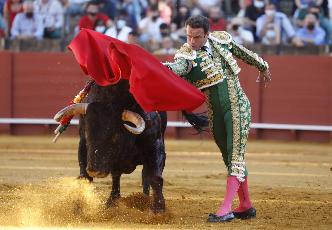 Antonio Ferrera, de  verde esperanza y oro en la Maestranza