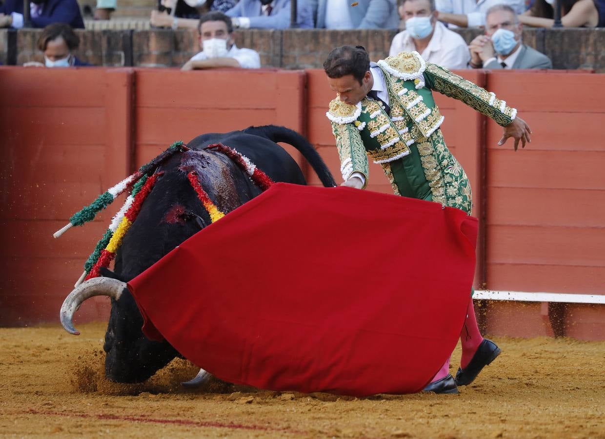 Antonio Ferrera, de  verde esperanza y oro en la Maestranza