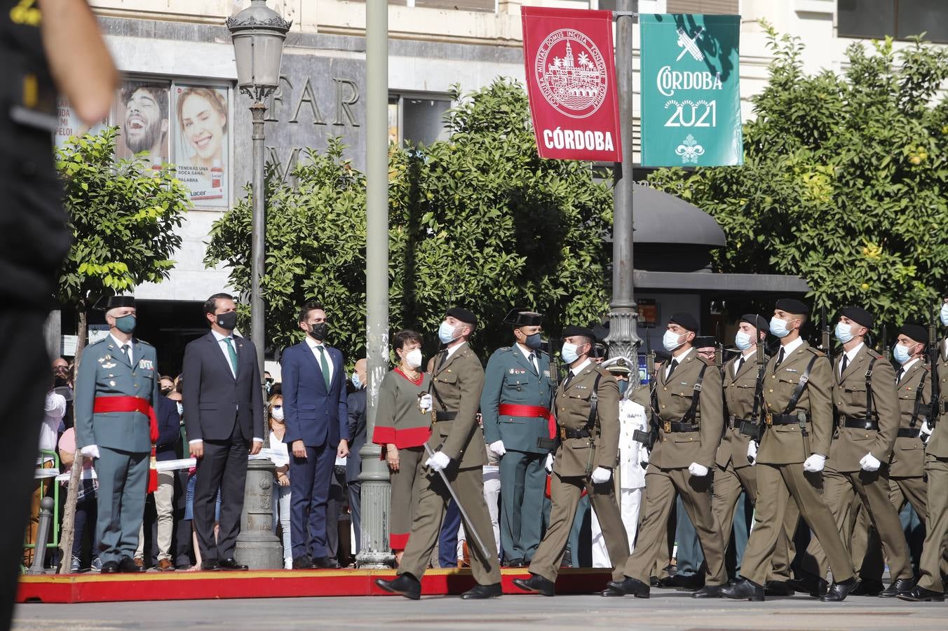 El izado de la bandera de España en los actos de la Guardia Civil por su patrona, en imágenes (II)