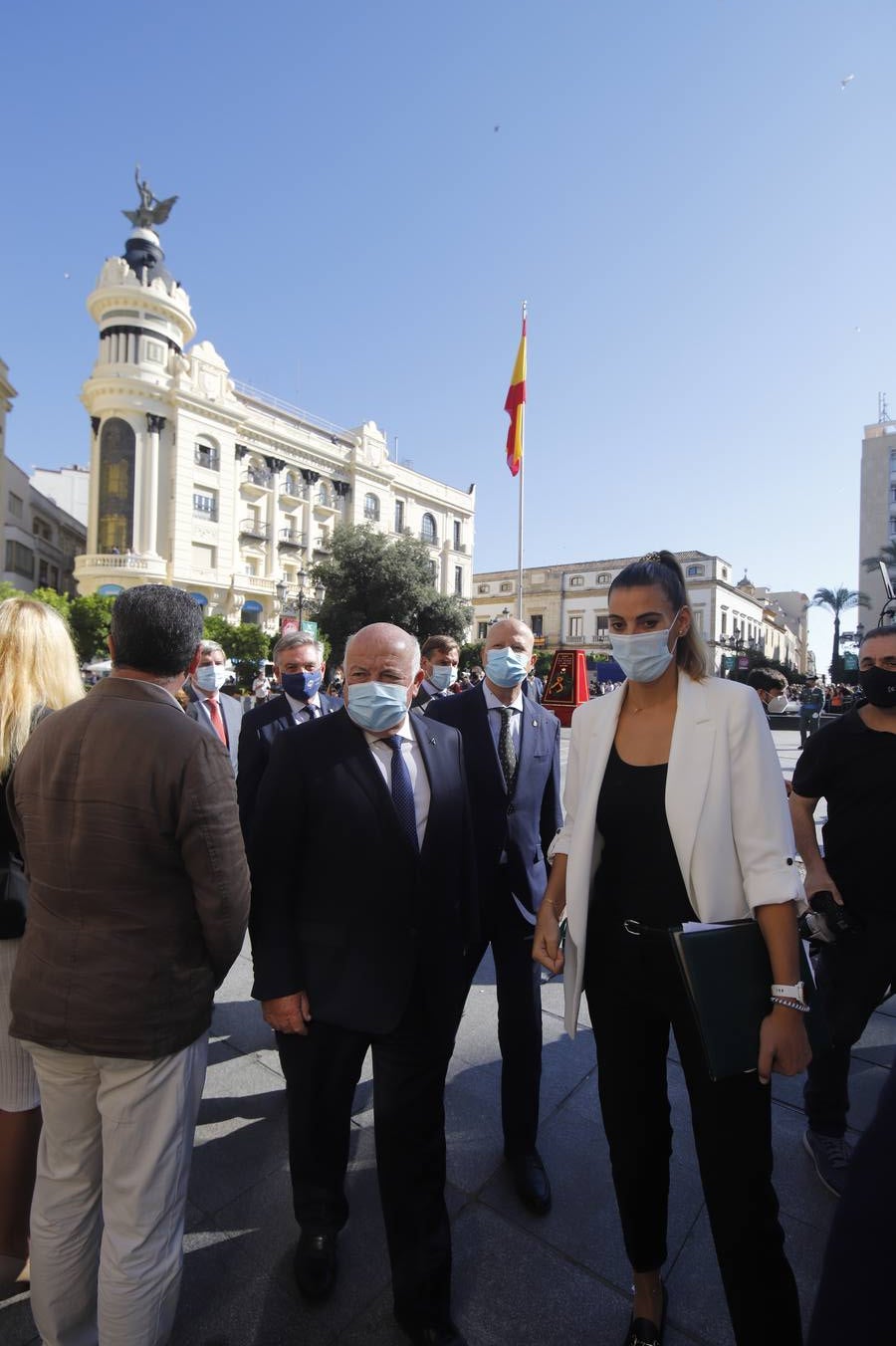 El izado de la bandera de España en los actos de la Guardia Civil por su patrona, en imágenes (II)