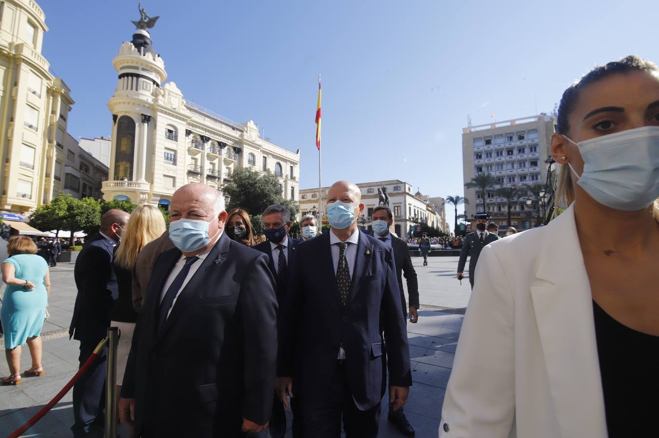 El izado de la bandera de España en los actos de la Guardia Civil por su patrona, en imágenes (II)