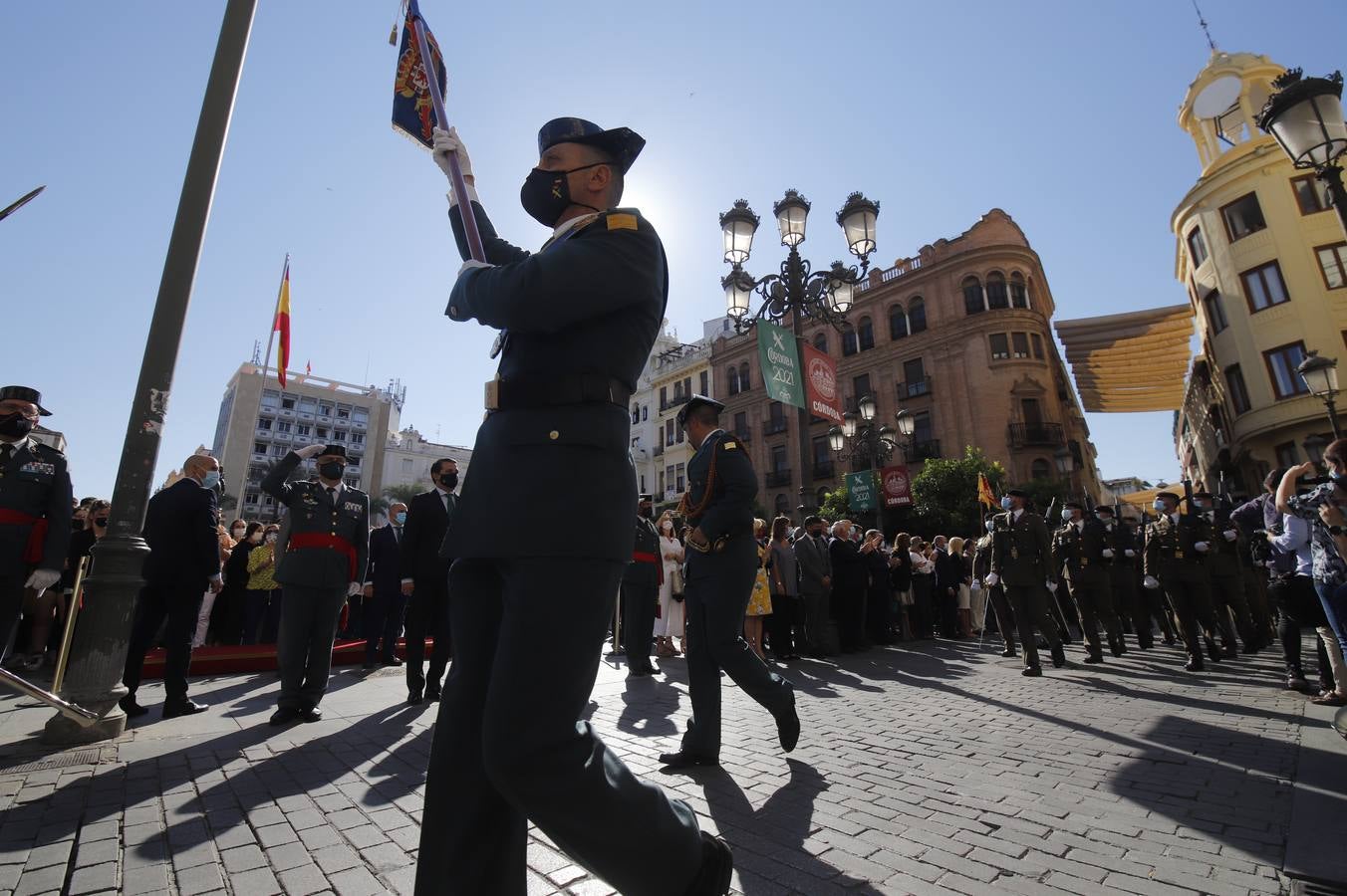 El izado de la bandera de España en los actos de la Guardia Civil por su patrona, en imágenes (II)