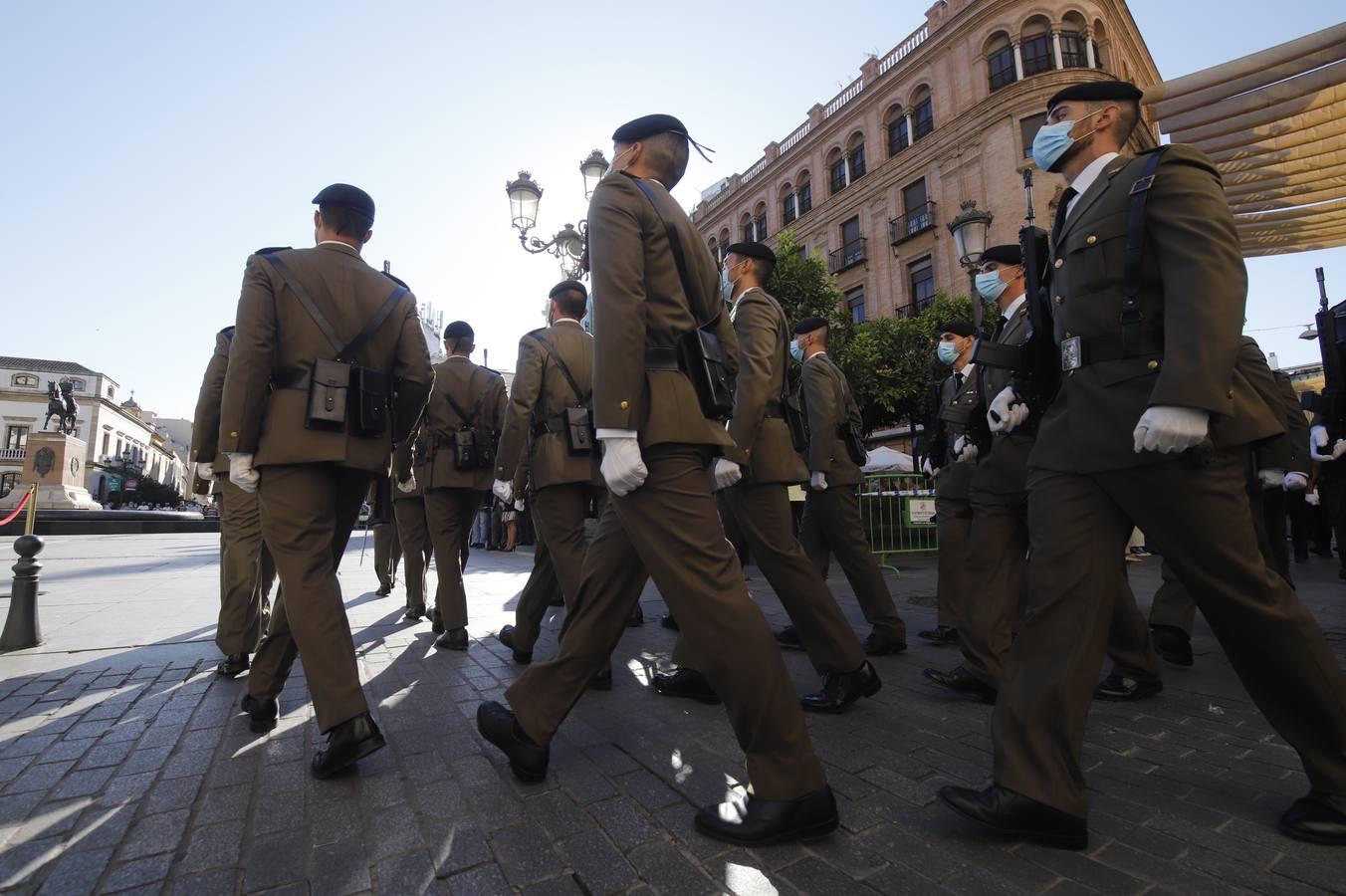 El izado de la bandera de España en los actos de la Guardia Civil por su patrona, en imágenes