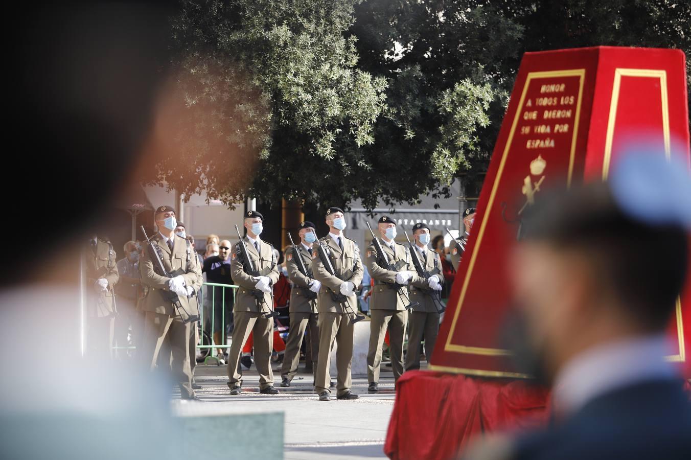 El izado de la bandera de España en los actos de la Guardia Civil por su patrona, en imágenes