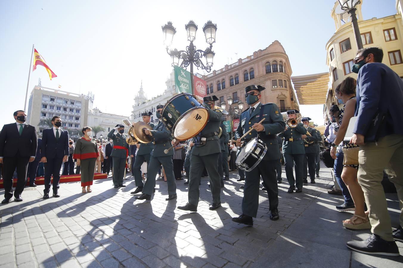 El izado de la bandera de España en los actos de la Guardia Civil por su patrona, en imágenes