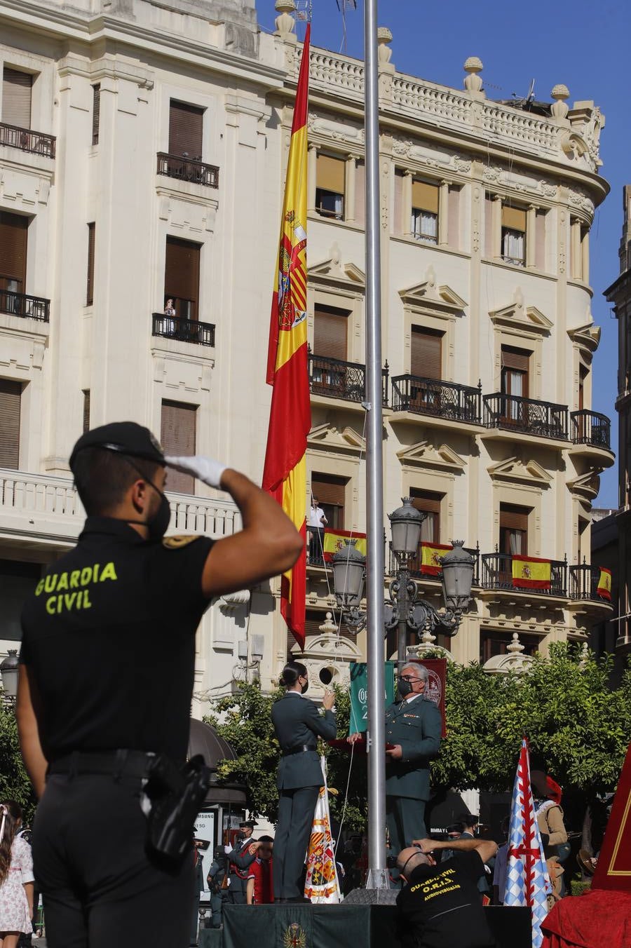 El izado de la bandera de España en los actos de la Guardia Civil por su patrona, en imágenes (II)