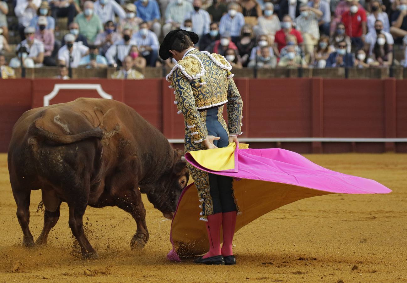 Julián López, 'El Juli', de azul y oro en la Maestranza