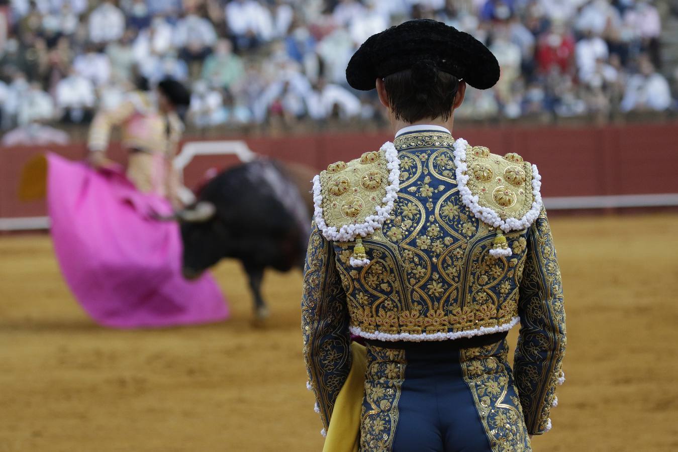 Julián López, 'El Juli', de azul y oro en la Maestranza