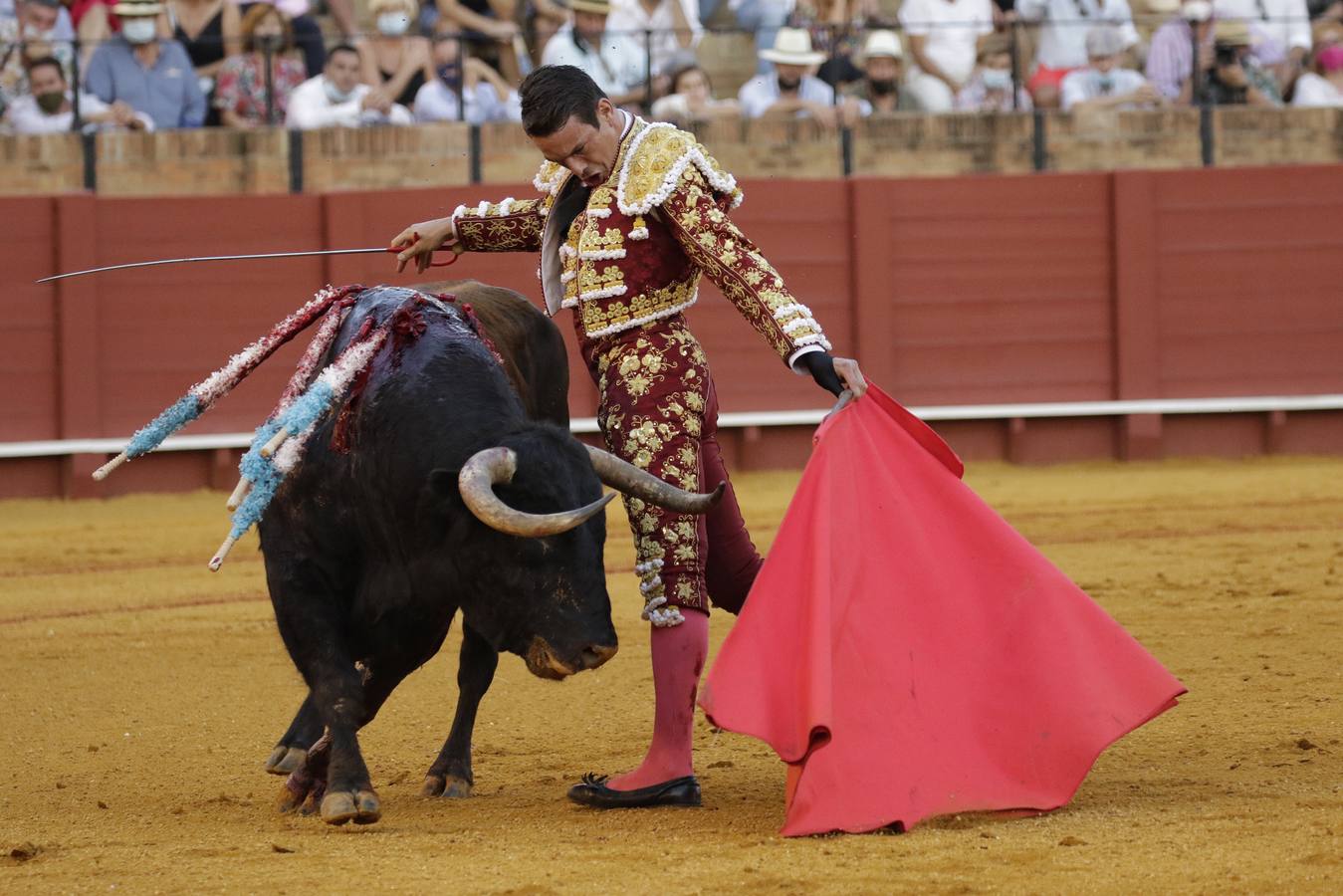 José Mª Manzanares, de corinto y oro en la Maestranza