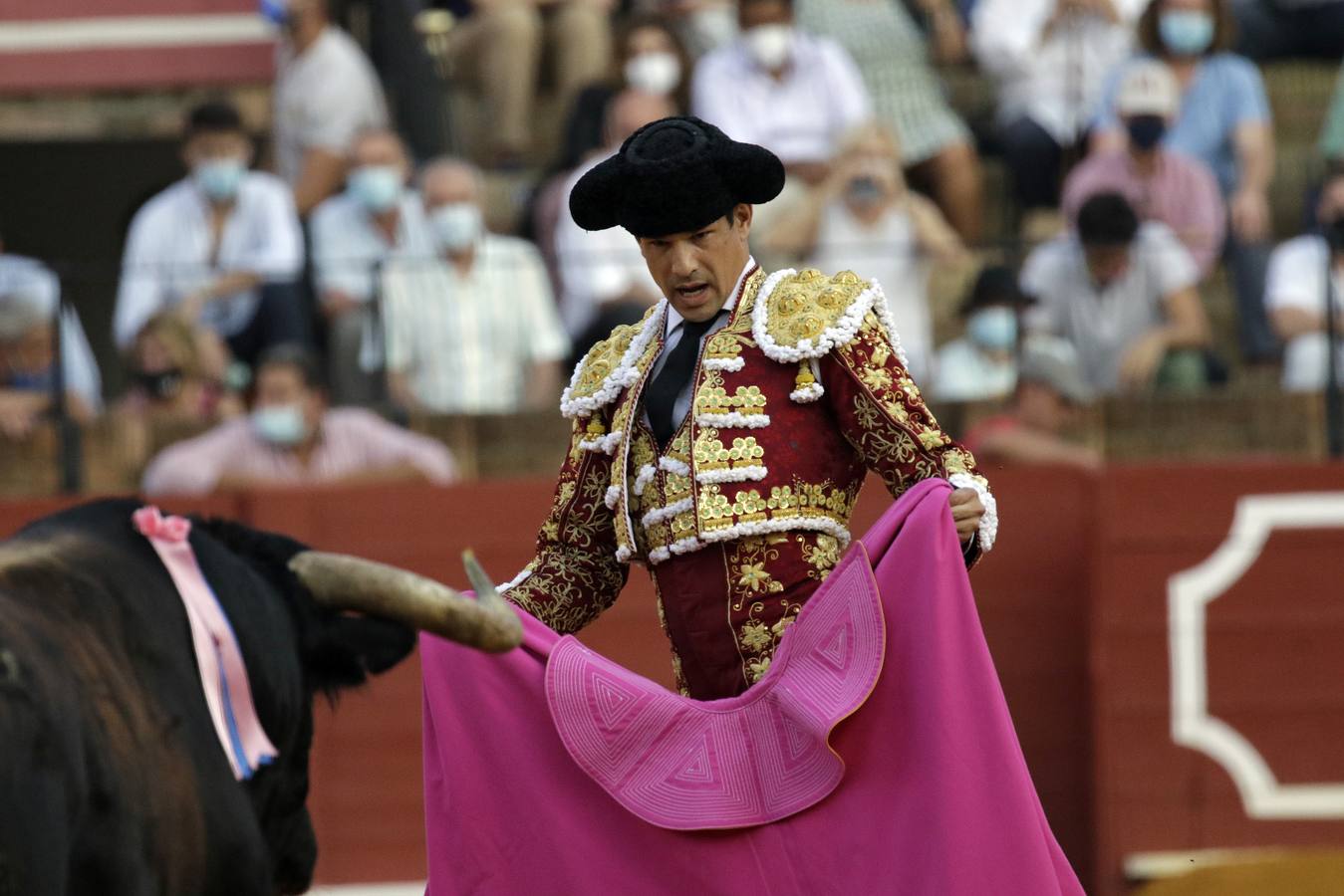 José Mª Manzanares, de corinto y oro en la Maestranza