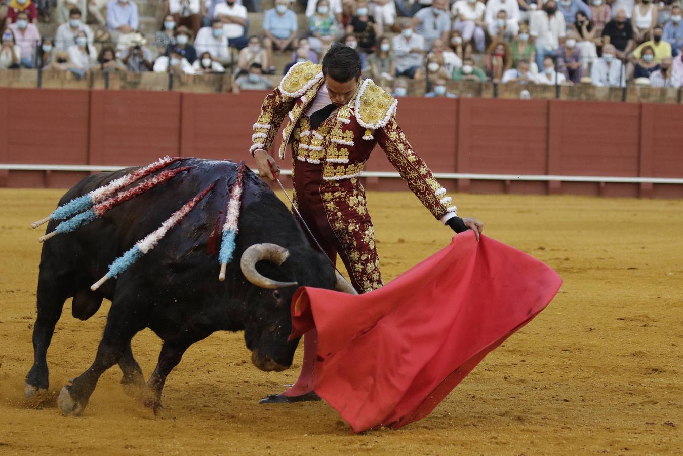 José Mª Manzanares, de corinto y oro en la Maestranza