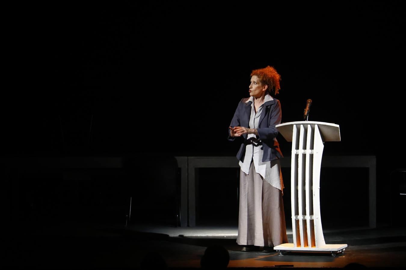 La obra &#039;Antígona&#039; en el Gran Teatro de Córdoba, en imágenes