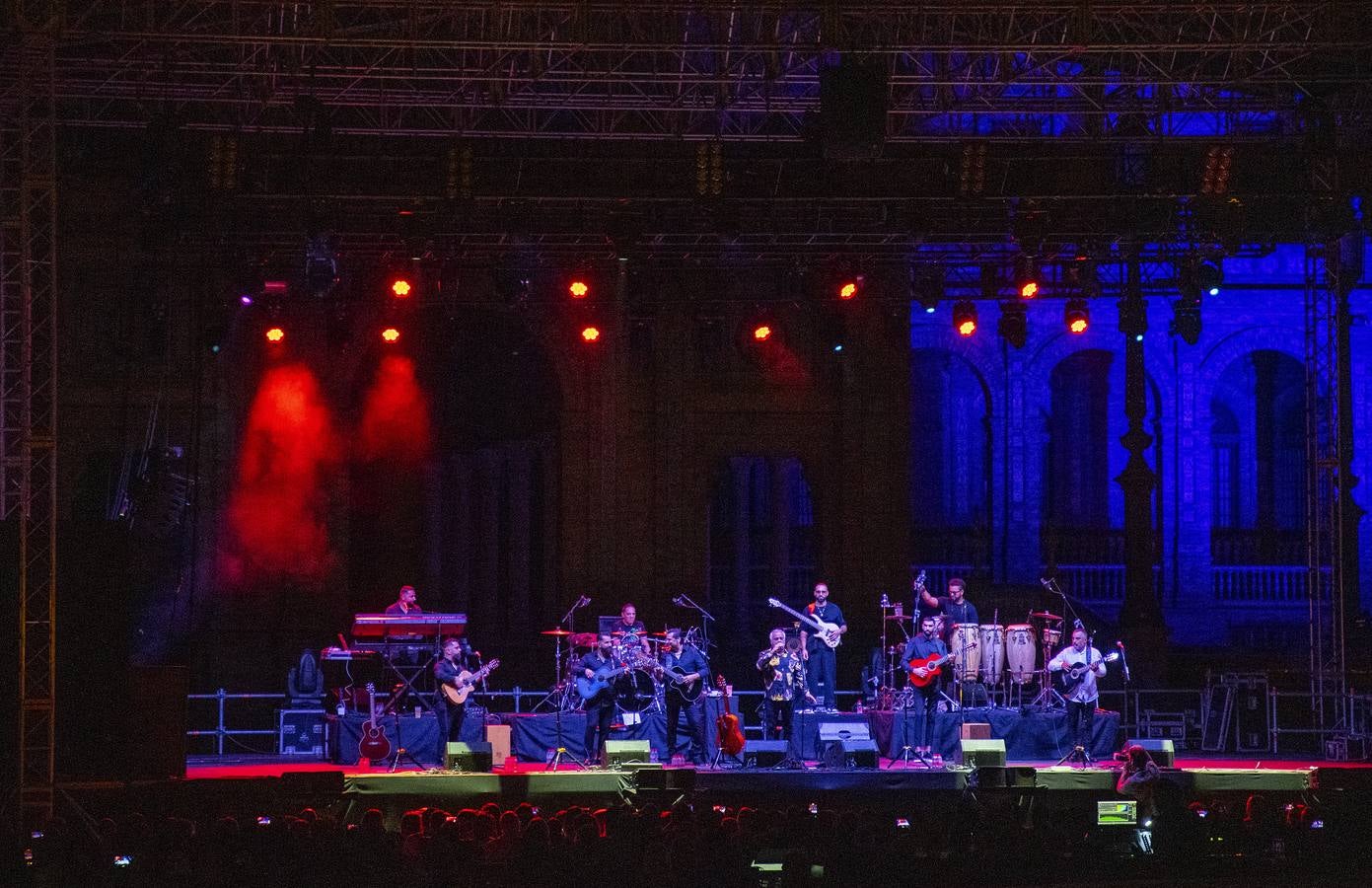 En imágenes, el concierto de Gipsy Kings en la Plaza de España de Sevilla