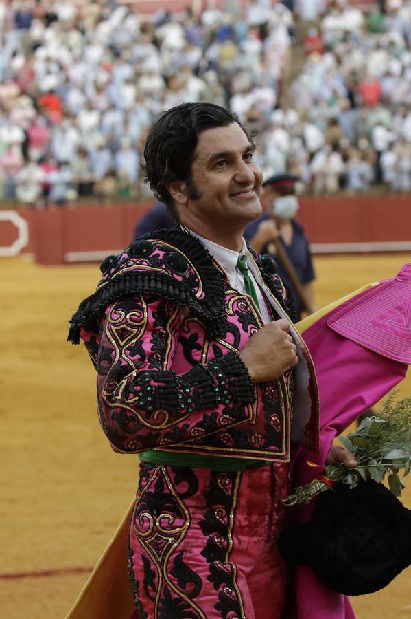 Morante de la Puebla, de rosa y azabache en la Maestranza