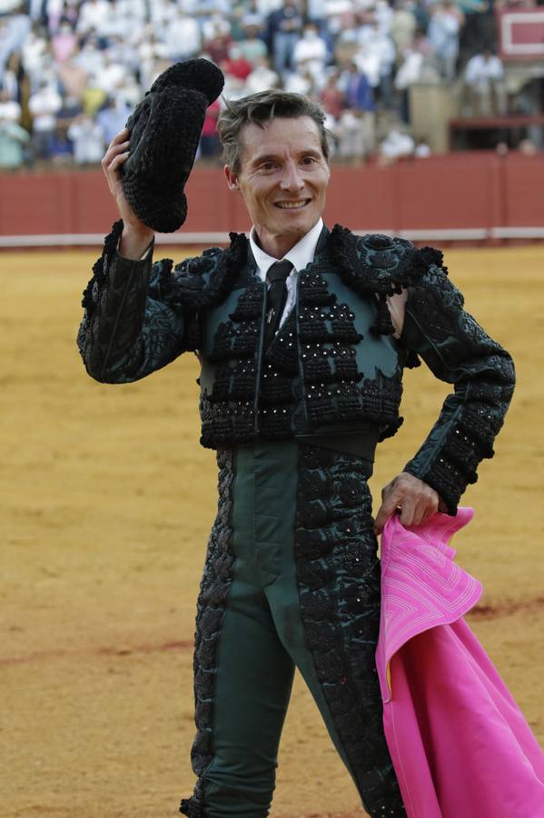 Diego Urdiales,  de verde y azabache en la Maestranza
