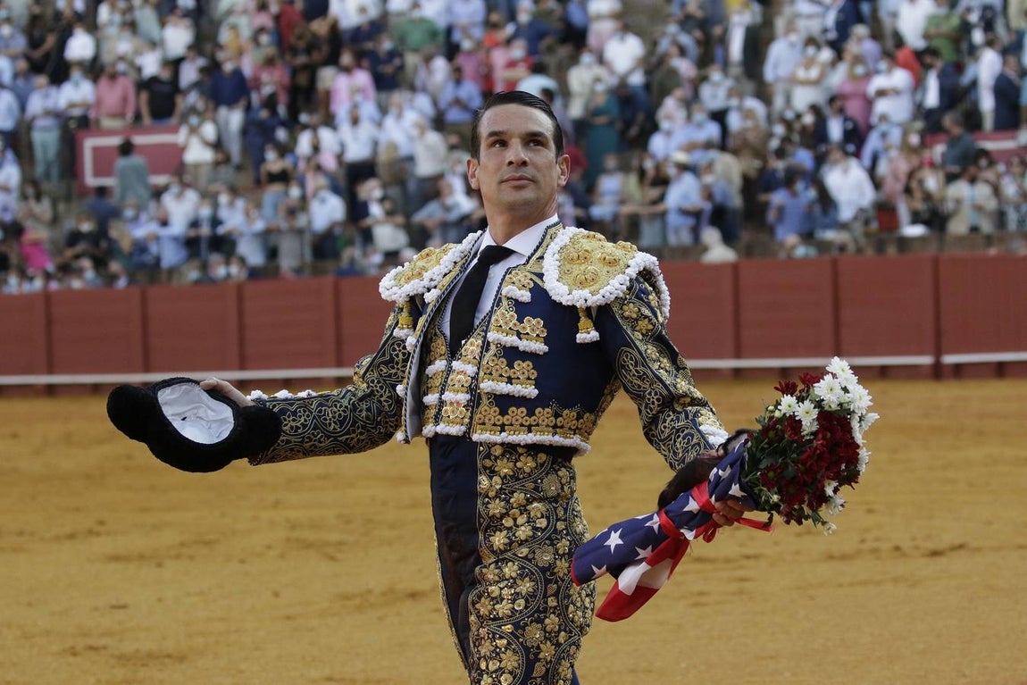 José Mª Manzanares, de azul marino y oro en la Maestrasnza