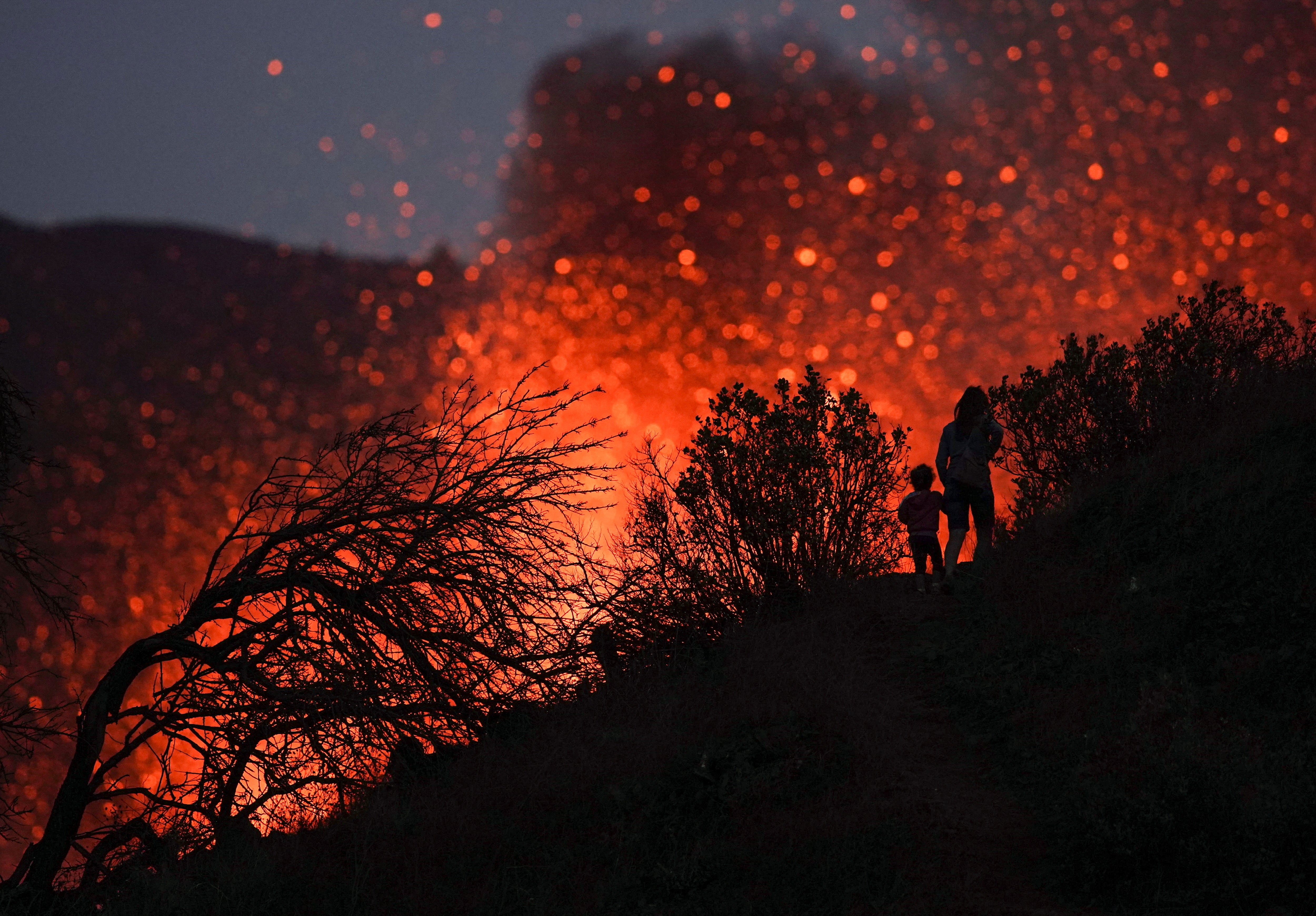 Las imágenes más impactantes del sábado del volcán de La Palma