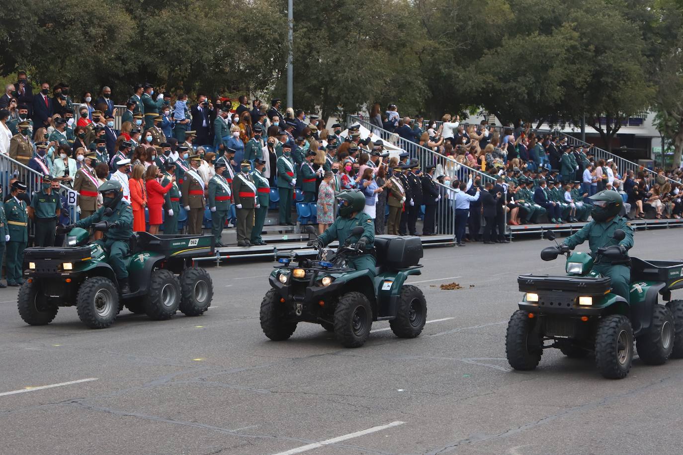 Actos nacionales por la Patrona | El desfile de la Guardia Civil en Córdoba, en imágenes (II)