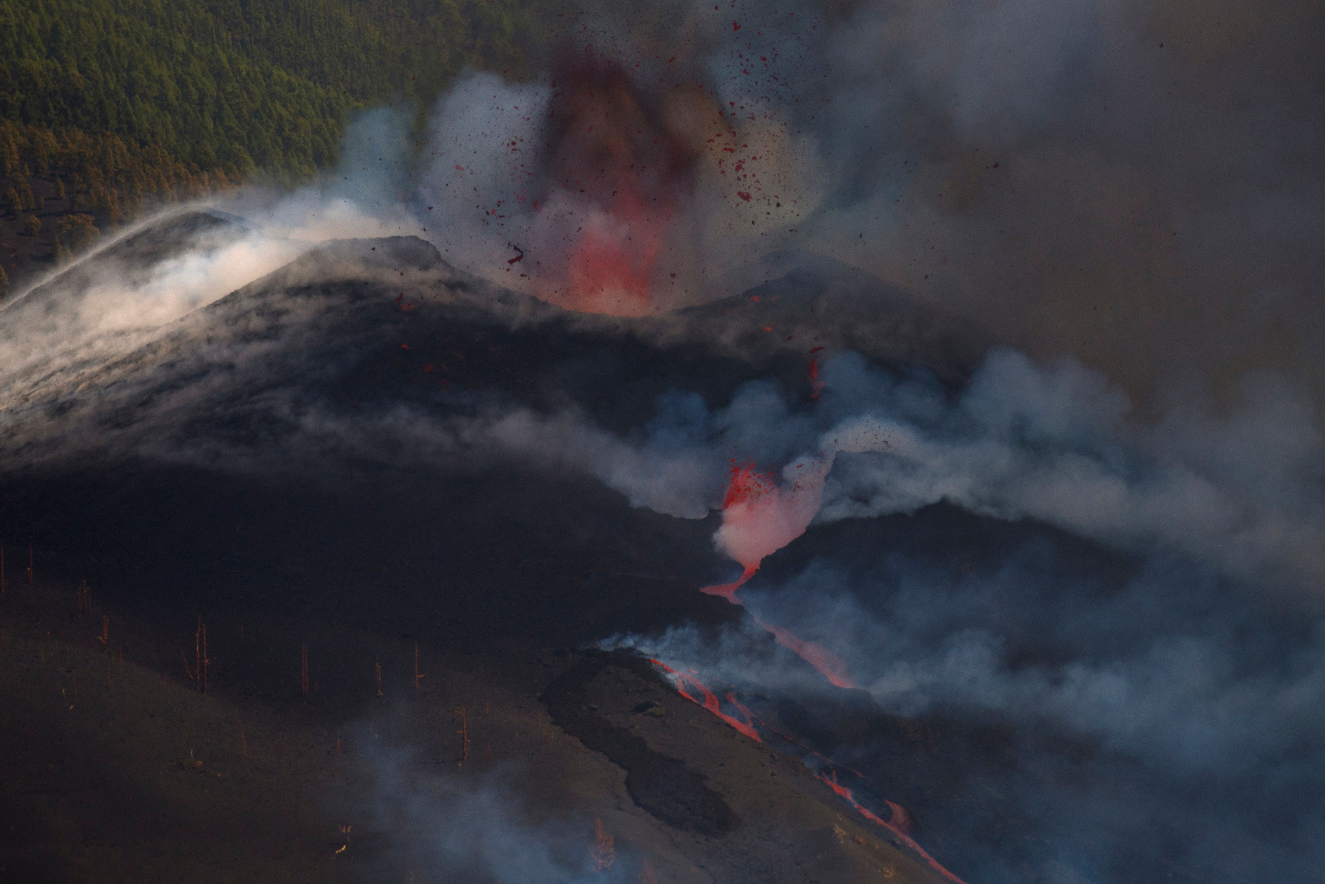 Las imágenes más impactantes del sábado del volcán de La Palma