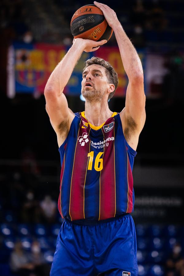 Vuelta a casa pensando en los Juegos. Con el objetivo de llegar en buena forma a los Juegos de Tokio 2020, Pau se acerca al Barcelona, que le abre las puertas del vestuario en 2021. De azulgrana juega el último tramo de la temporada, en un regreso a casa emotivo para él