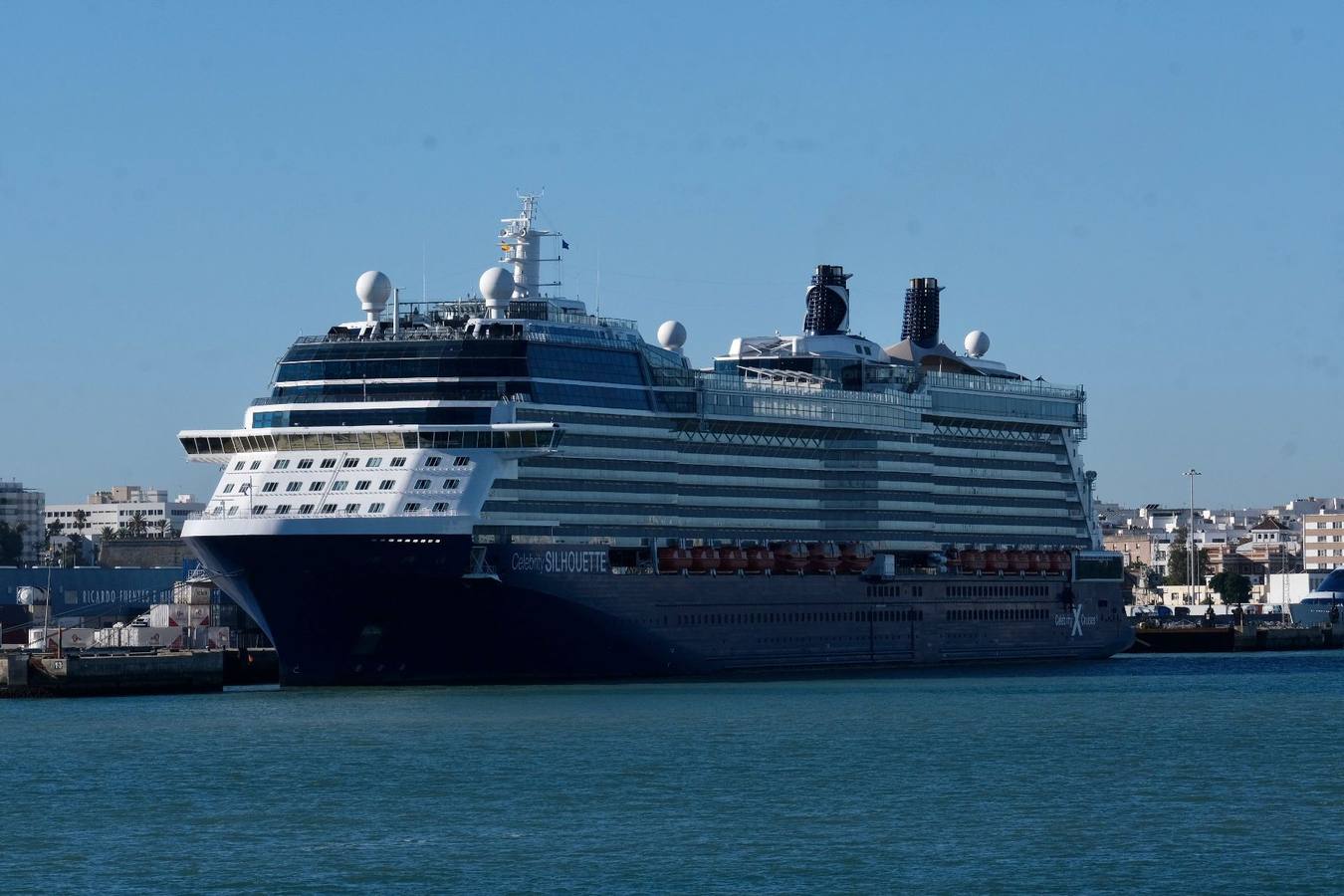 El Puerto de Cádiz recupera la normalidad en su actividad con la llegada de cuatro cruceros a la capital gaditana