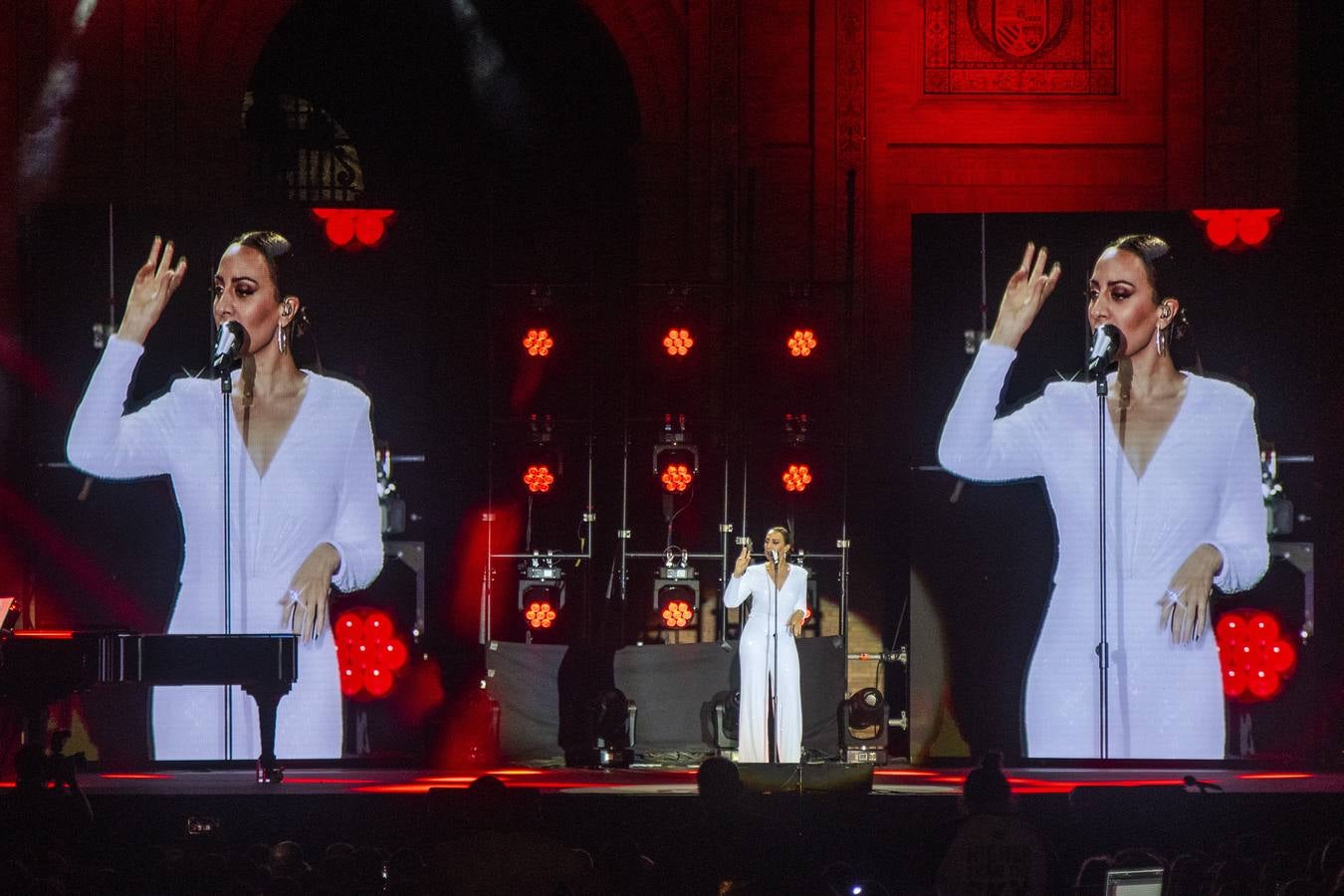 Concierto de Mónica Naranjo en el Icónica Sevilla Fest, en imágenes