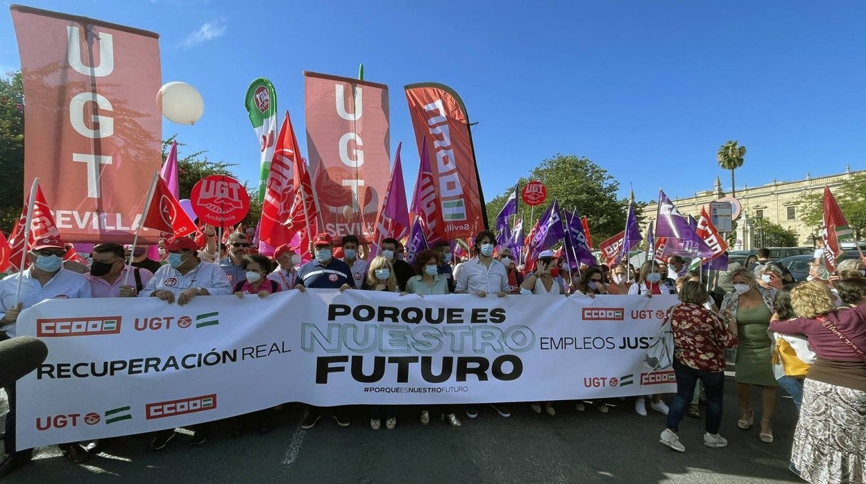 Las imágenes de la manifestación de los sindicatos exigiendo medidas al Gobierno andaluz